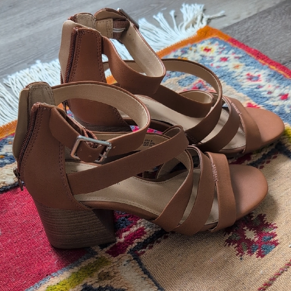 Time and Tru Women's City Sandals,‎ Size 8